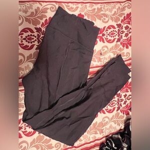 Victoria’s Secret sport total knockout mid-rise legging with pockets